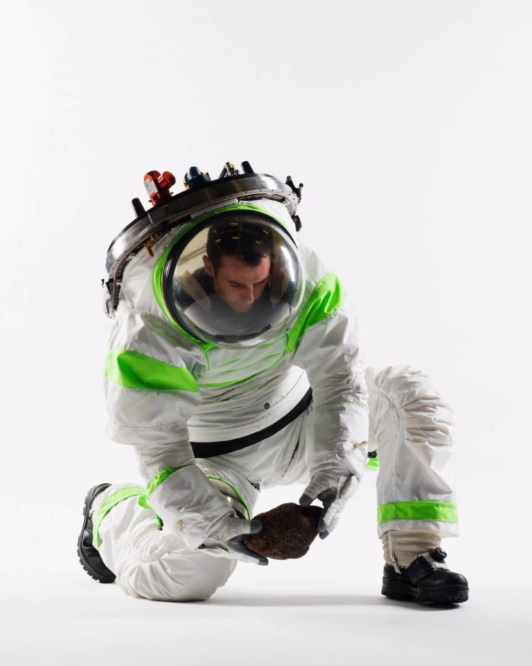 Z-1 suit mobility test