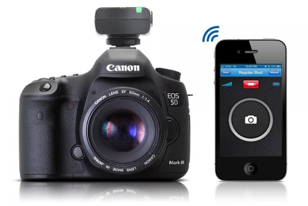 The Satechi Bluetooth Smart Trigger brings wireless DSLR control to smartphones