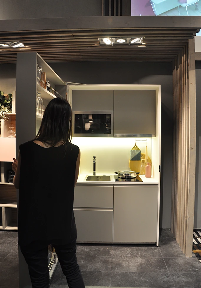 The final kitchen measures 220 cm in height, 124 cm in width and is 62 cm deep