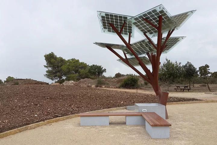Sologic has recently installed its first eTree in the Ramat Hanadiv nature park, Israel