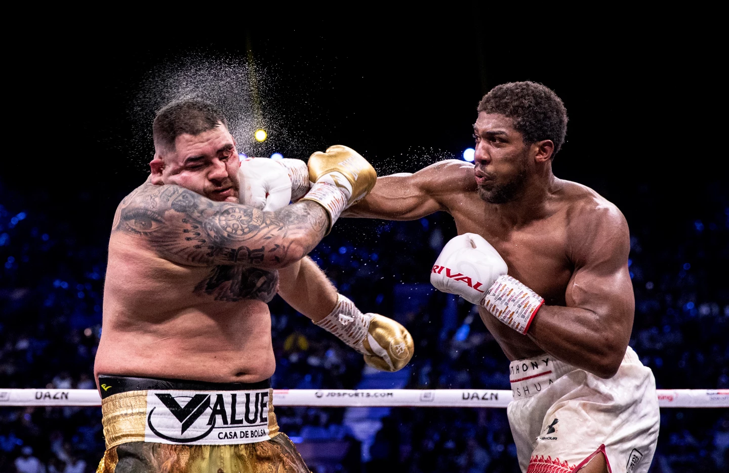 DIRIYAH, SAUDI ARABIA - DECEMBER 07: Anthony Joshua (r) punches Andy Ruiz Jr during the IBF, WBA, WBO & IBO World Heavyweight Title Fight between Andy Ruiz Jr and Anthony Joshua during the Matchroom Boxing 'Clash on the Dunes' show at the Diriyah Season on December 07, 2019 in Diriyah, Saudi Arabia. (Photo by Richard Heathcote/Getty Images)
