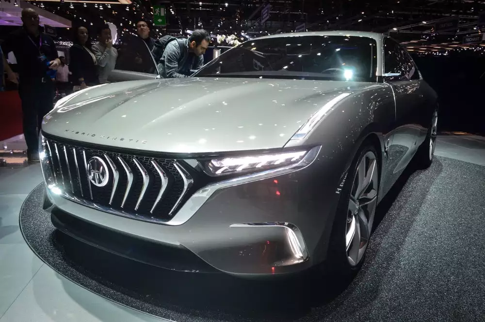 Pininfarina shows the H600 sedan at the 2017 Geneva Motor Show