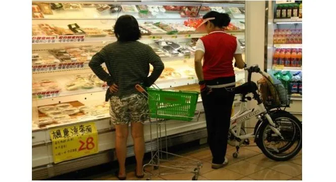 The Simple One bicycle folds up to double as a shopping cart (All photos: Long Antelope Enterprise Company)