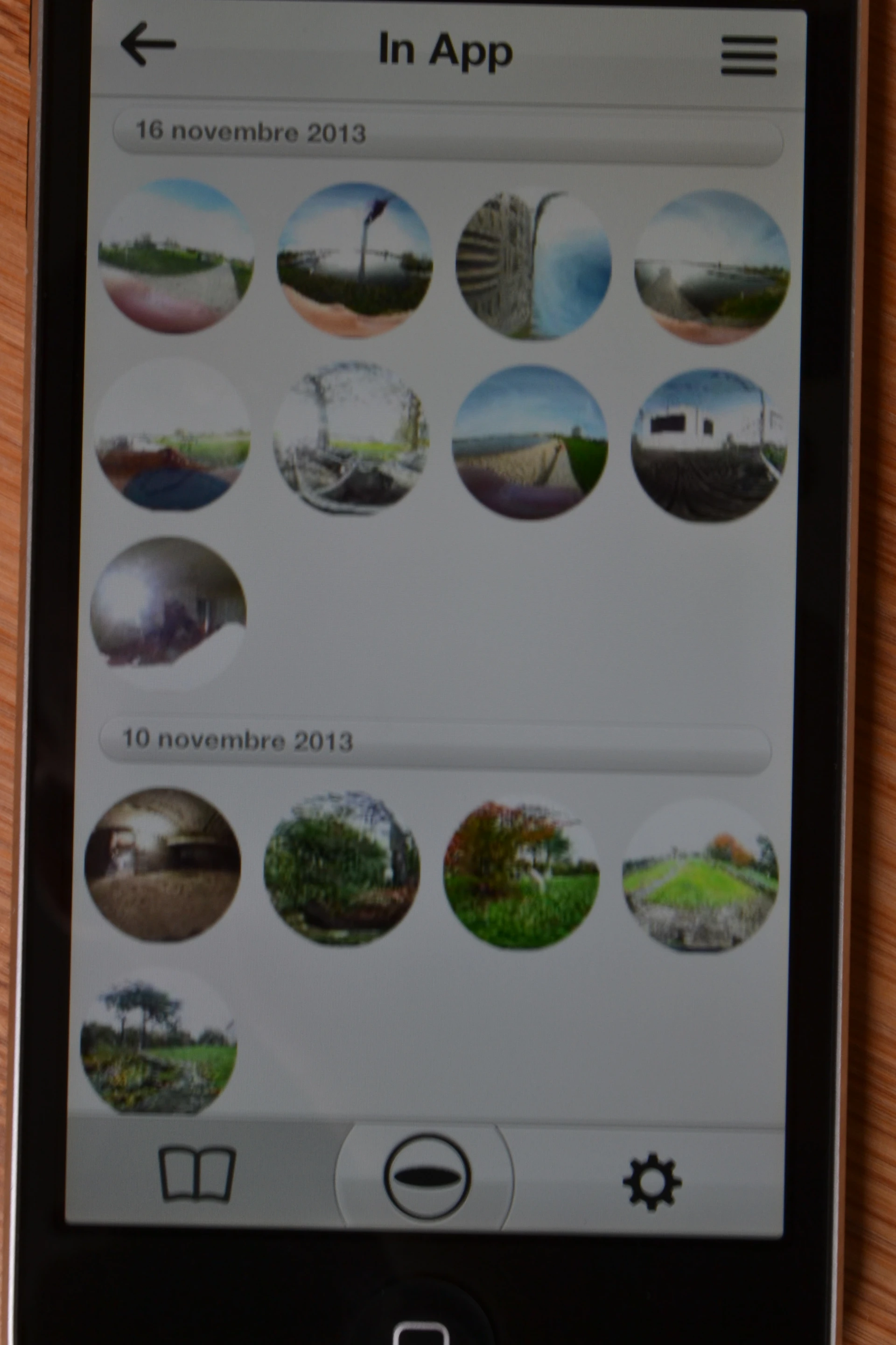 Tapping one of the circular icons launches the chosen photo in a 360 degree viewer