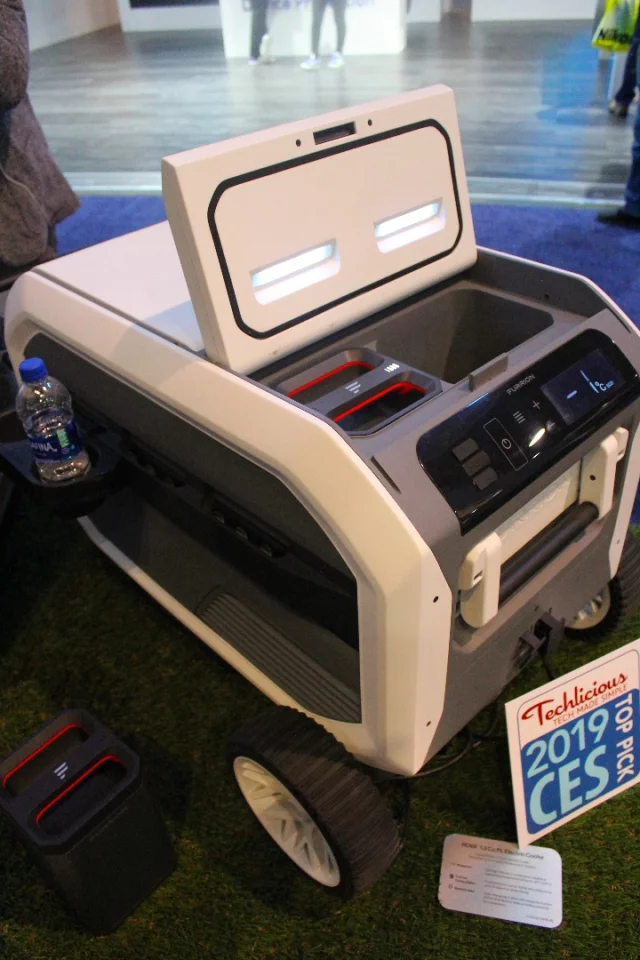 You can see the battery module docked on the left and the digital controls on the face