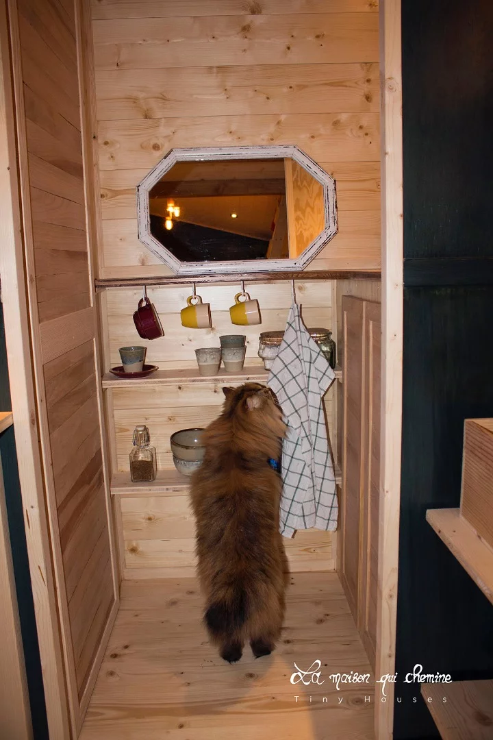 The tiny bookstore doesn't just cater to French bookworms