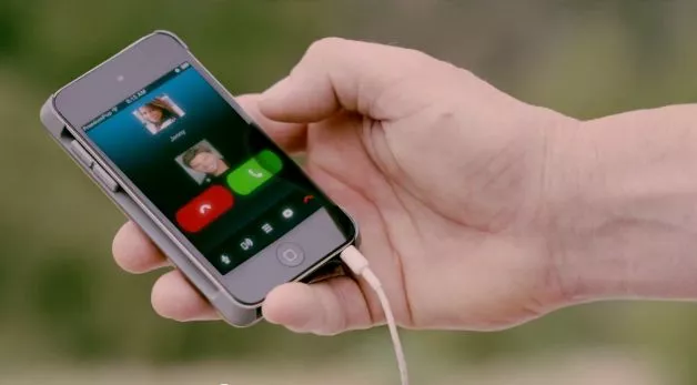 Making a call using FreedomPop's iPod touch case