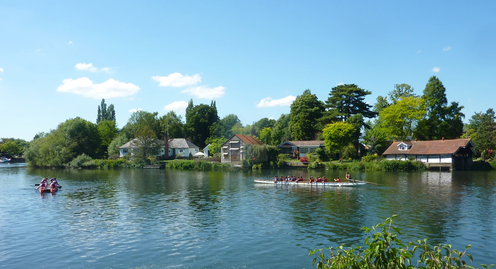 The modern amphibious home will be set just 10 meters (32.8 ft) from the river's edge