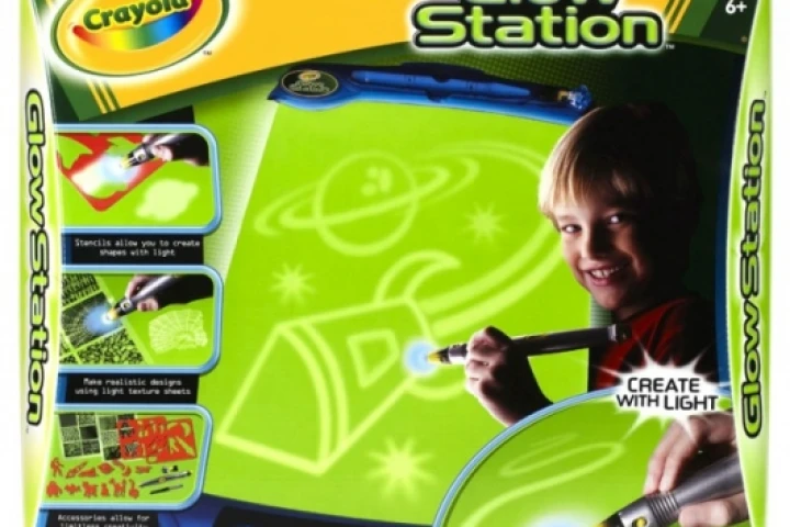 Crayola Glow Station