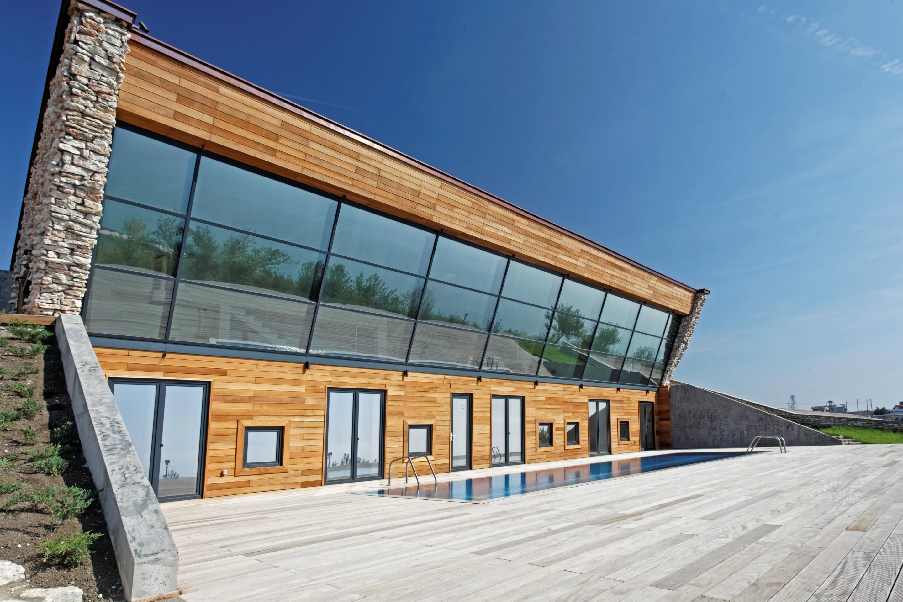 Equinox House's tilting south facade lines up with the noon Sun on the summer solstice (Photo: Ignatov Architects)