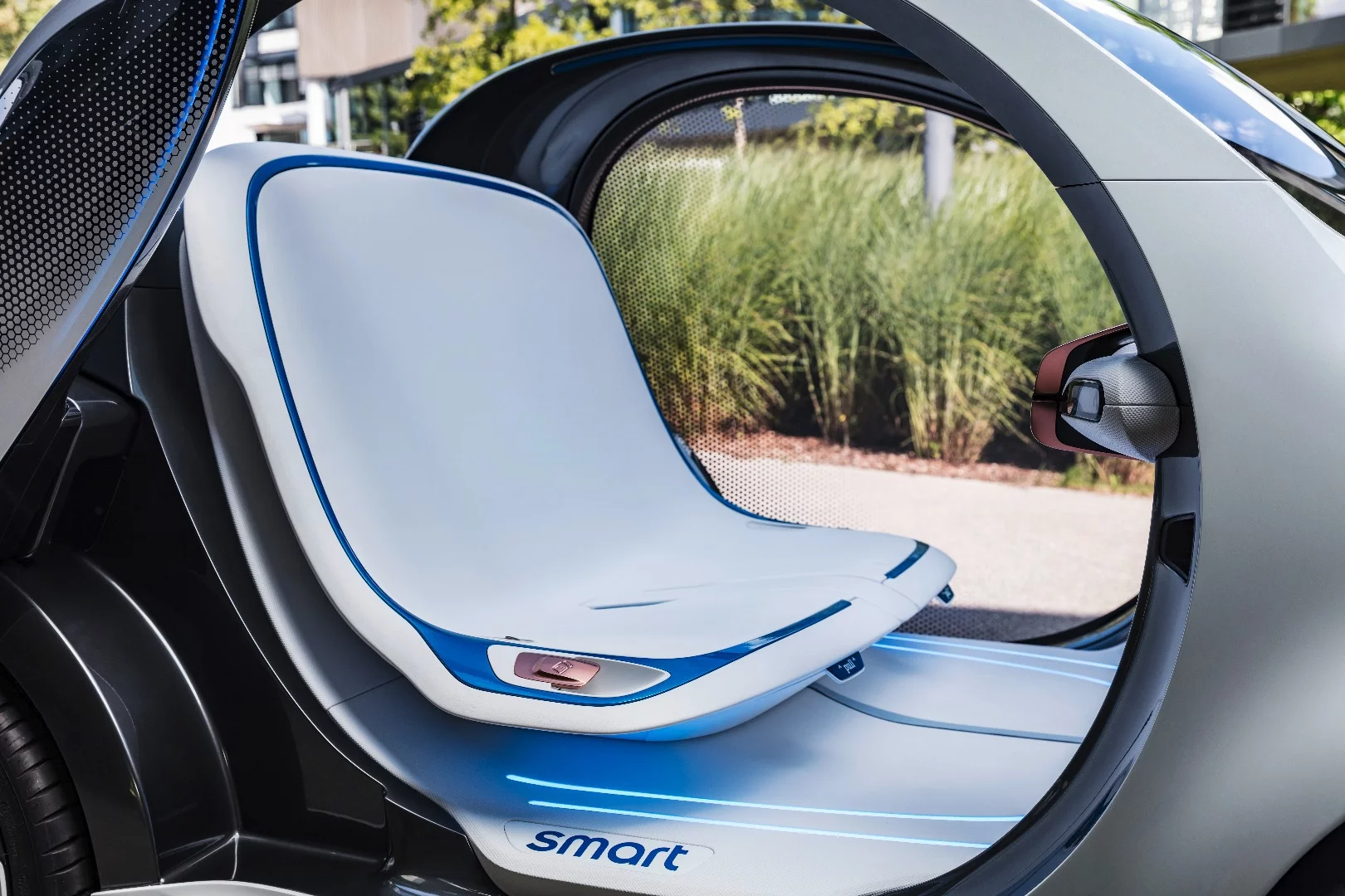 Inside the Smart Vision EQ ForTwo concept