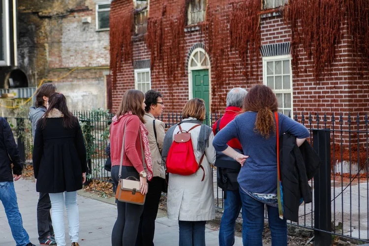Chinneck and his team are melting the house manually with handheld torches in order to produce the most striking effect possible (Photo: Tommophoto)