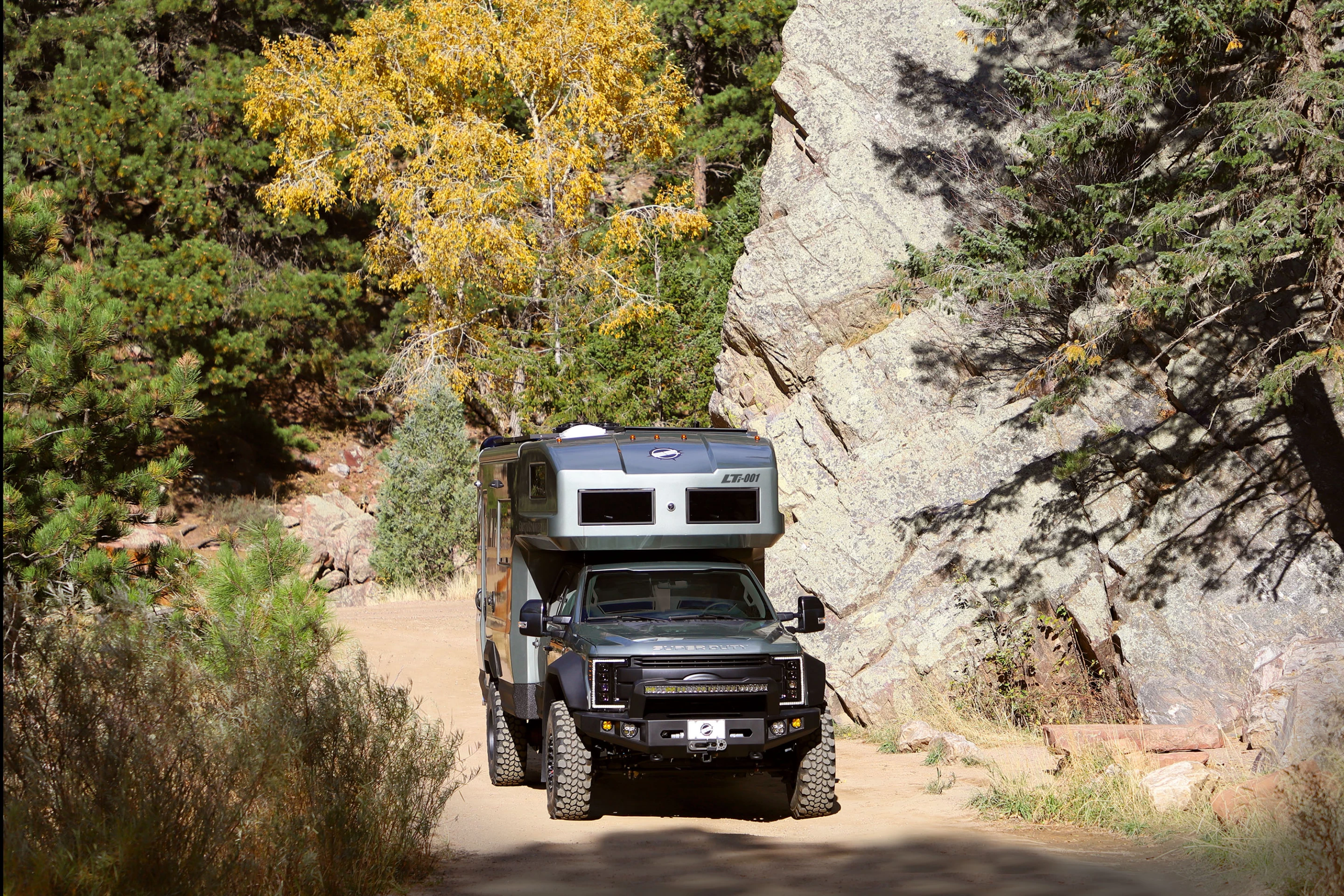 EarthRoamer estimates that the carbon fiber monocoque motorhome construction saves about 1,000 lb (454 kg)