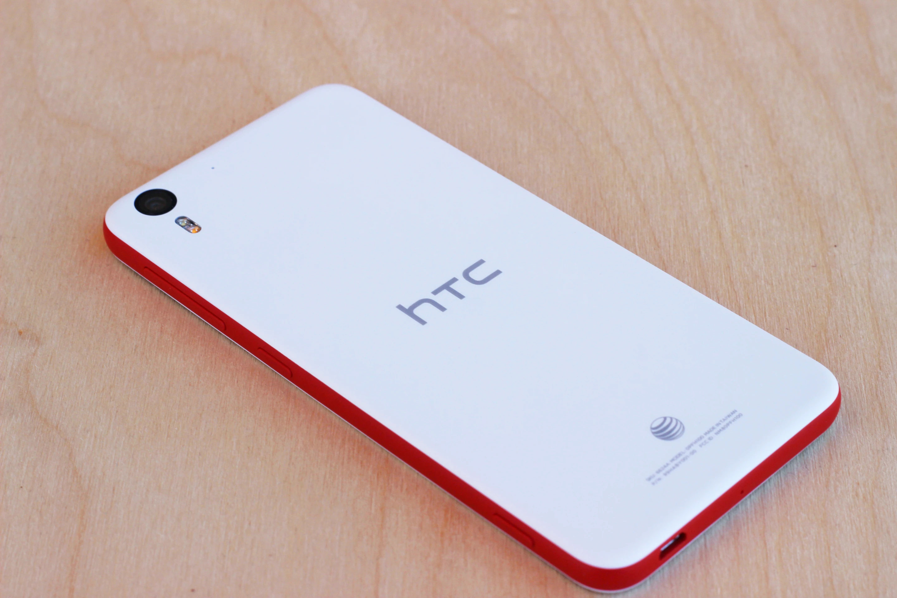 The Eye's plastic casing is the biggest compromise, compared to its sibling, the One M8 (Photo: Will Shanklin/Gizmag.com)