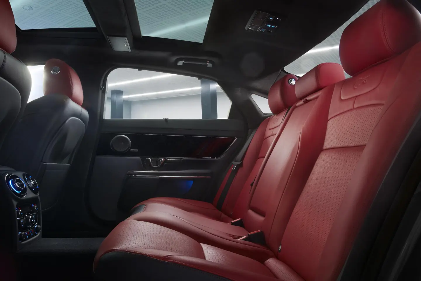 Jet leather trim in a variety of inserts on the seat facings are available.