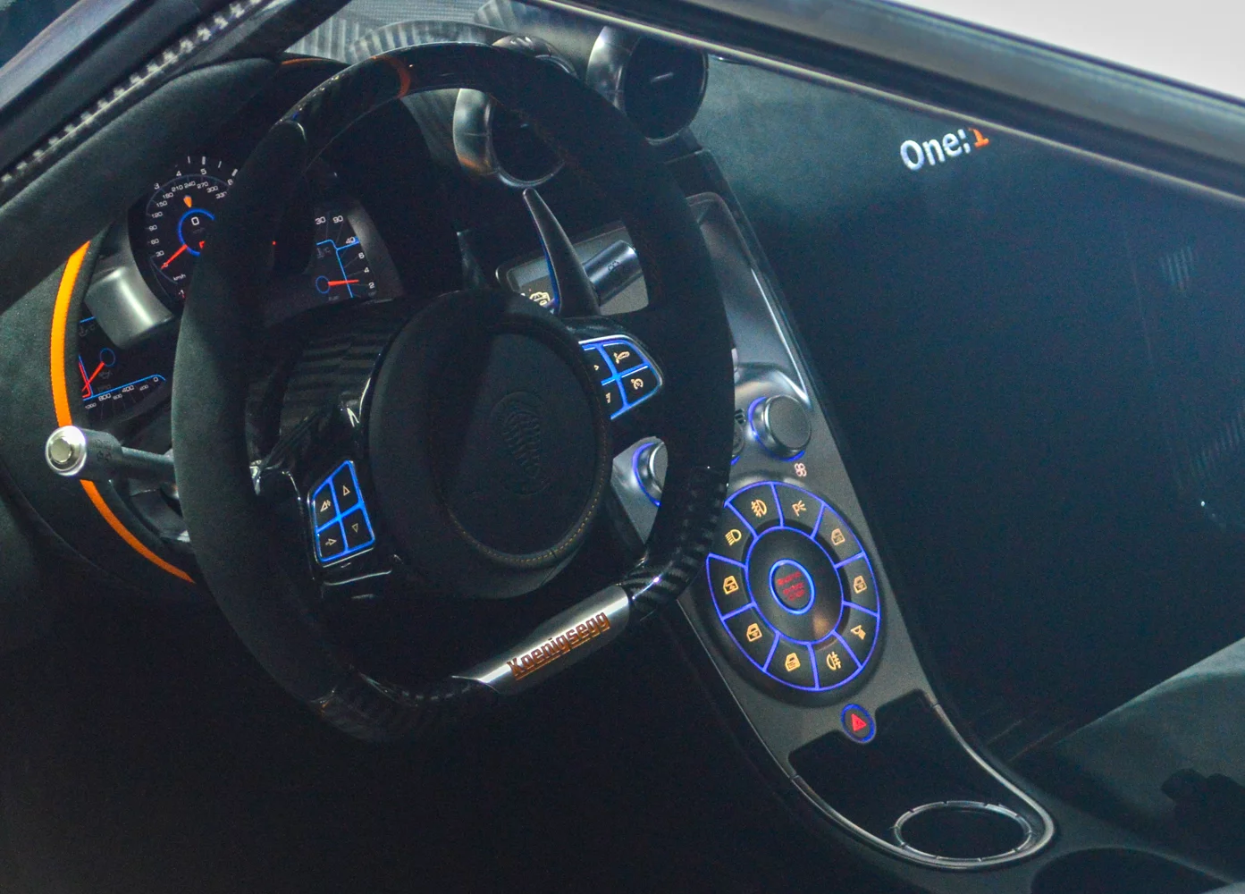 Inside the Koenigsegg One:1 (Photo: CC Weiss/Gizmag.com)