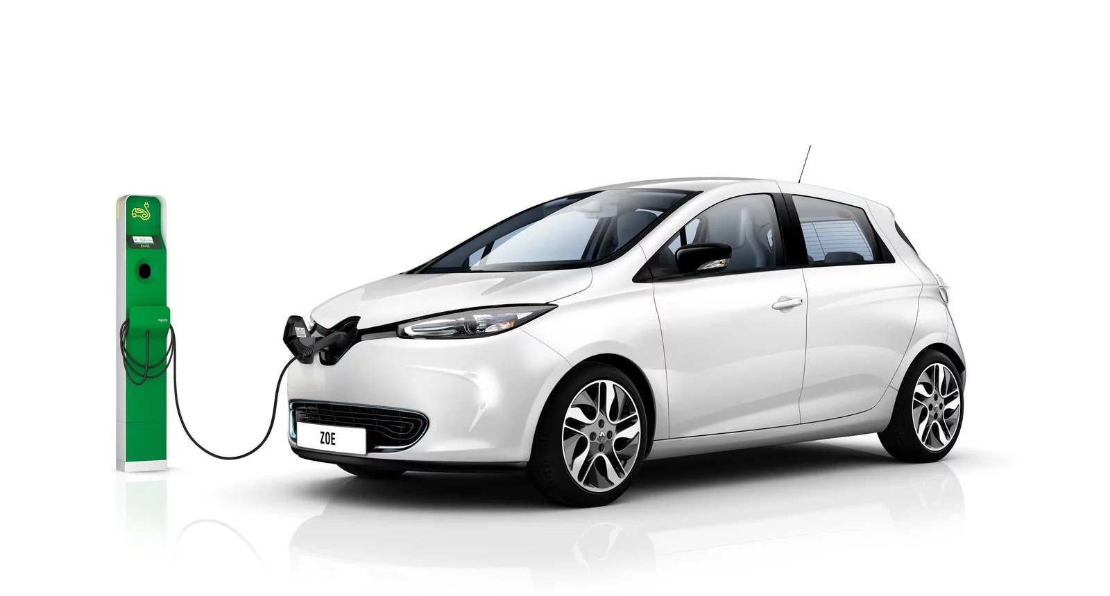 Renault employees were given specially-designed charging stations to test the new system under real-life conditions