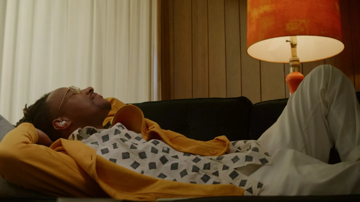 Users can drift off to sleep with the help of Ozlo's sound-masking tracks, or can stream any other preferred content