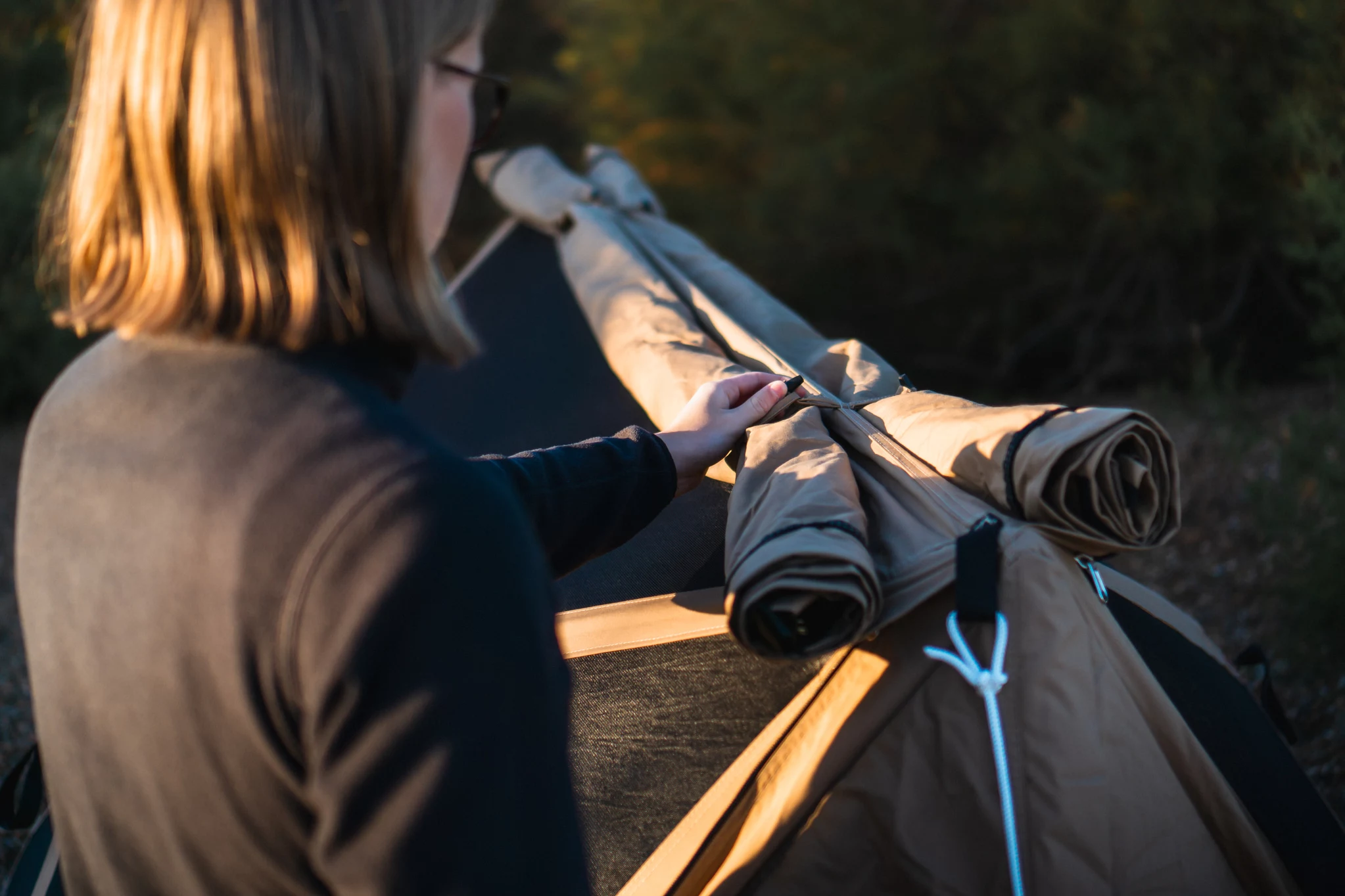 Integrated tie-offs keep the fly rolled up when it's not needed