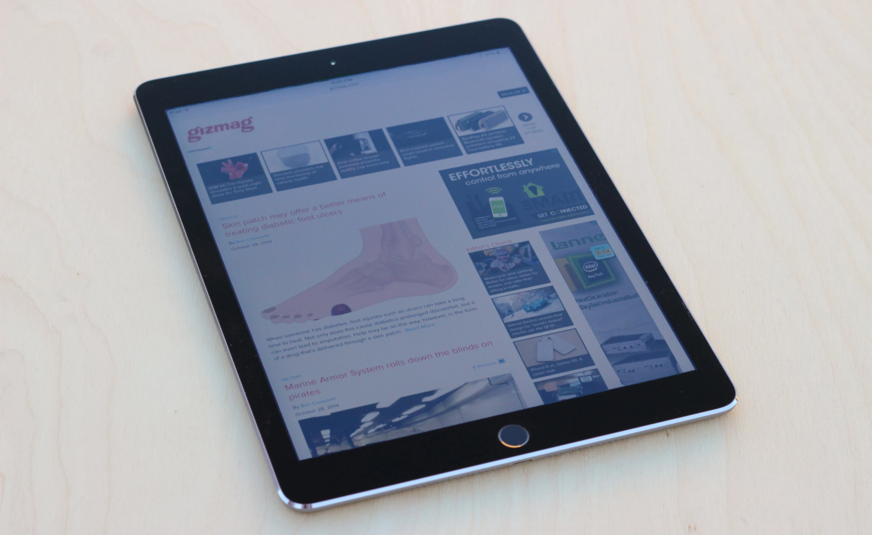 It has the same size of screen (9.7-in) that we've seen in every non-mini iPad (Photo: Will Shanklin/Gizmag.com)