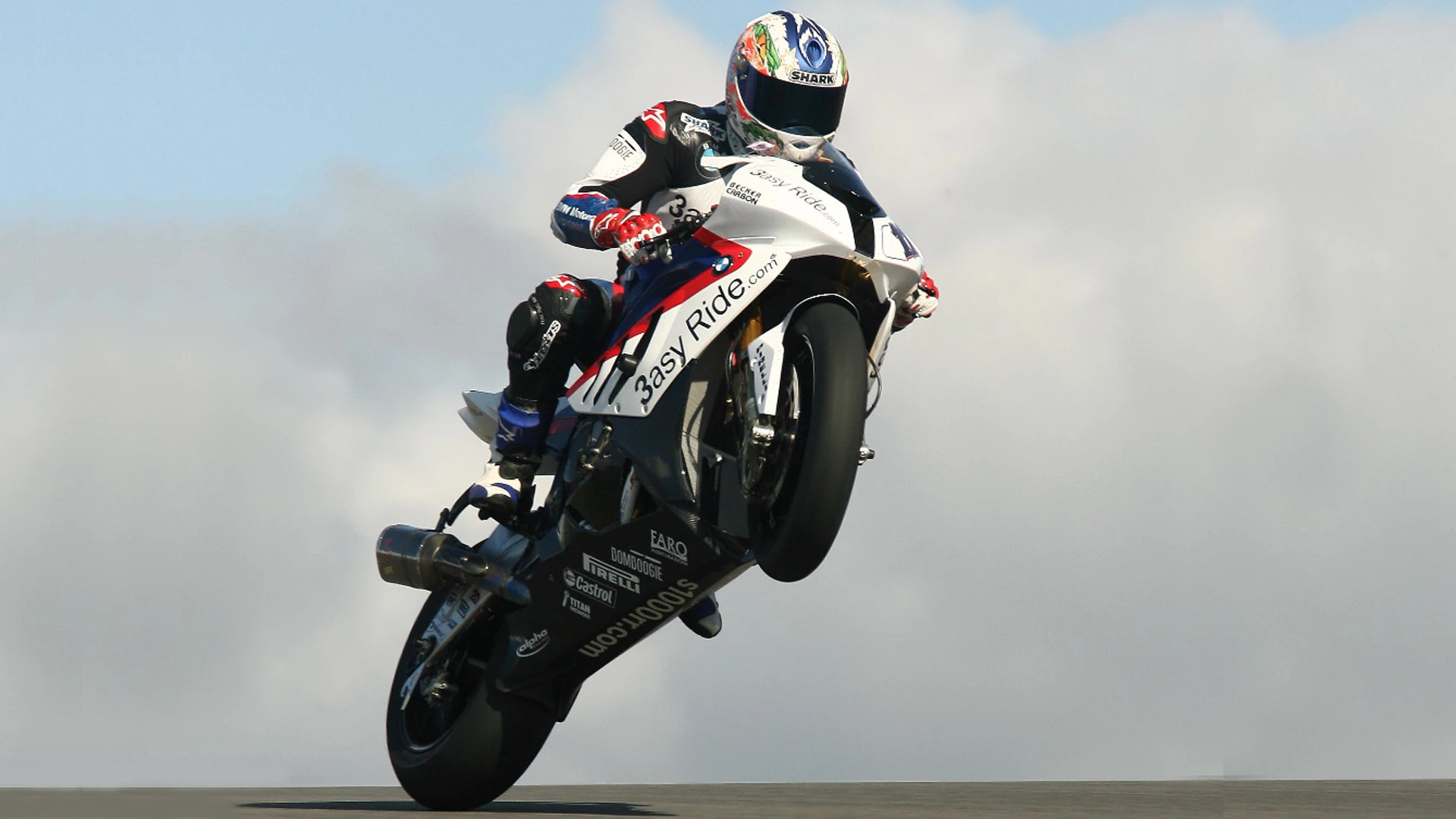 Corser appears to be approaching his best again now that the BMW is getting sorted Photo by Gold&Goose/Alex Photo/Kel Edge/View Point"