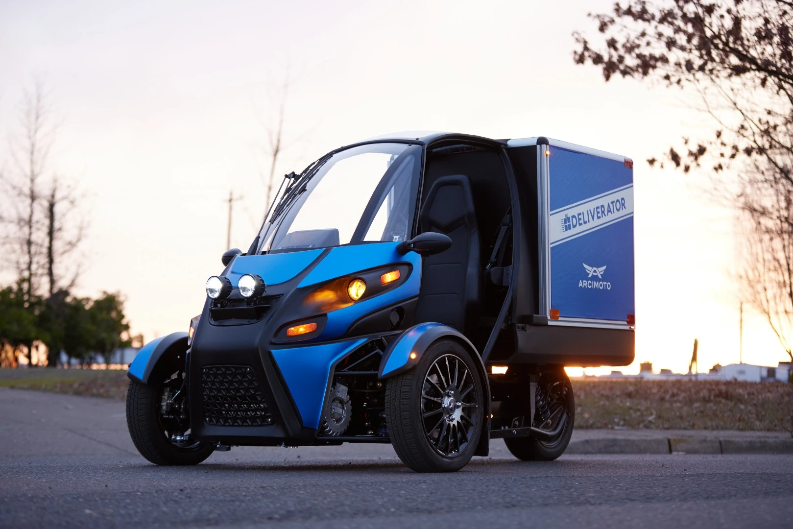 Aricmoto says that businesses can expect 100 city miles of range per charge and a top speed of 75 mph from the Deliverator