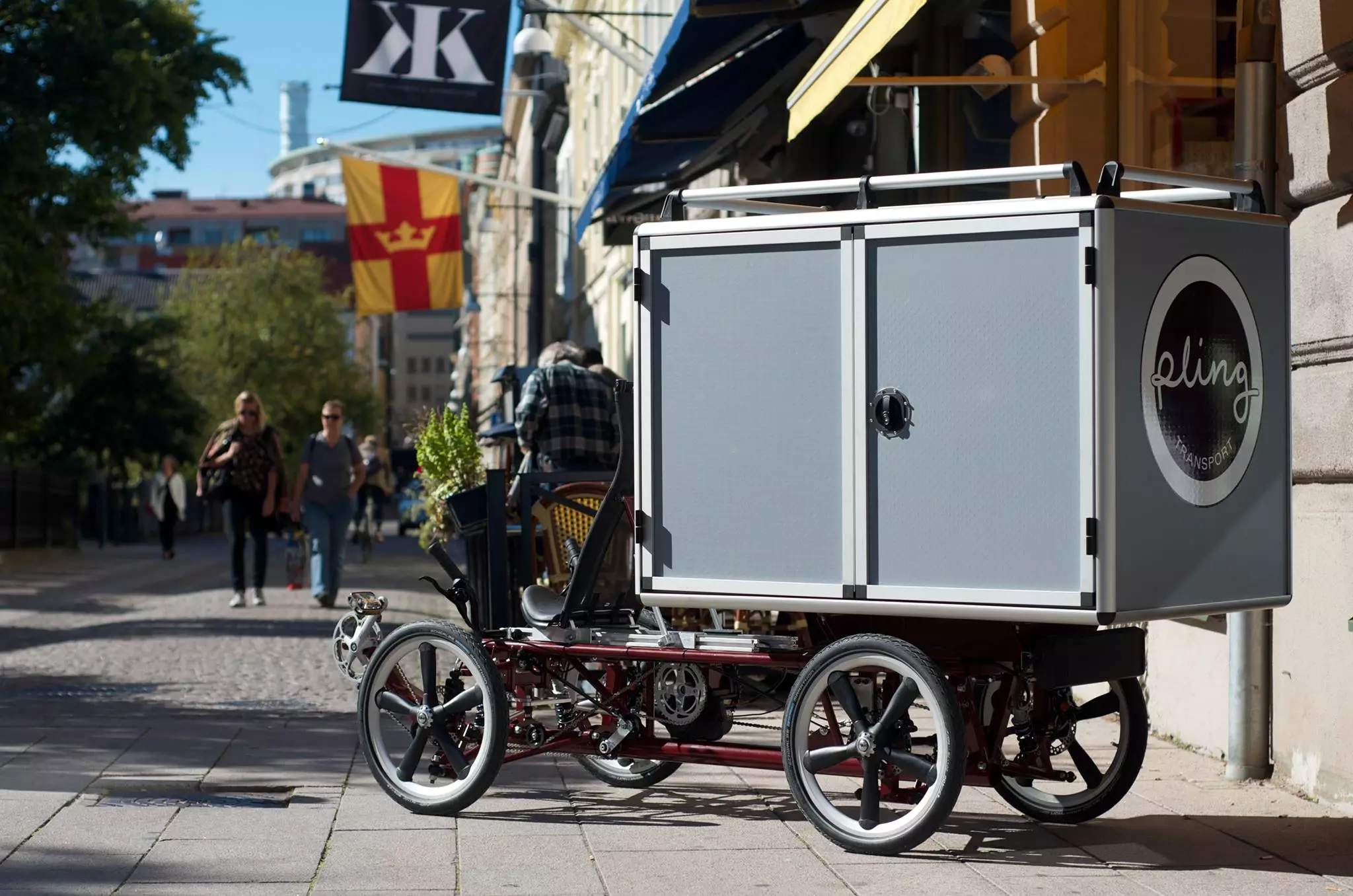 The Velove Armadillo can carry about 300 pounds in its cargo box