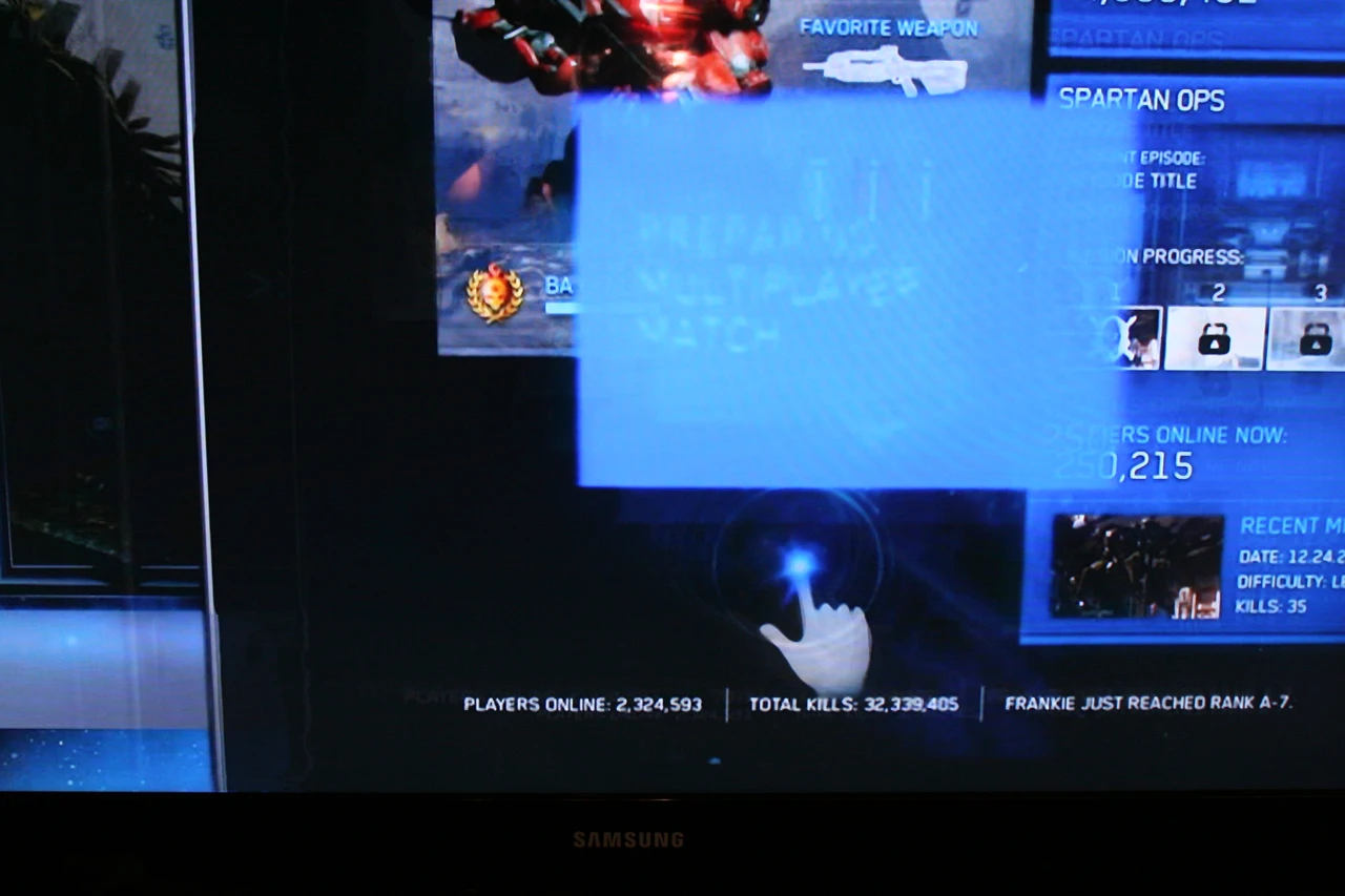 In a Halo 4 demo, unlocking "waypoint data" in-game brought up additional information on a tablet