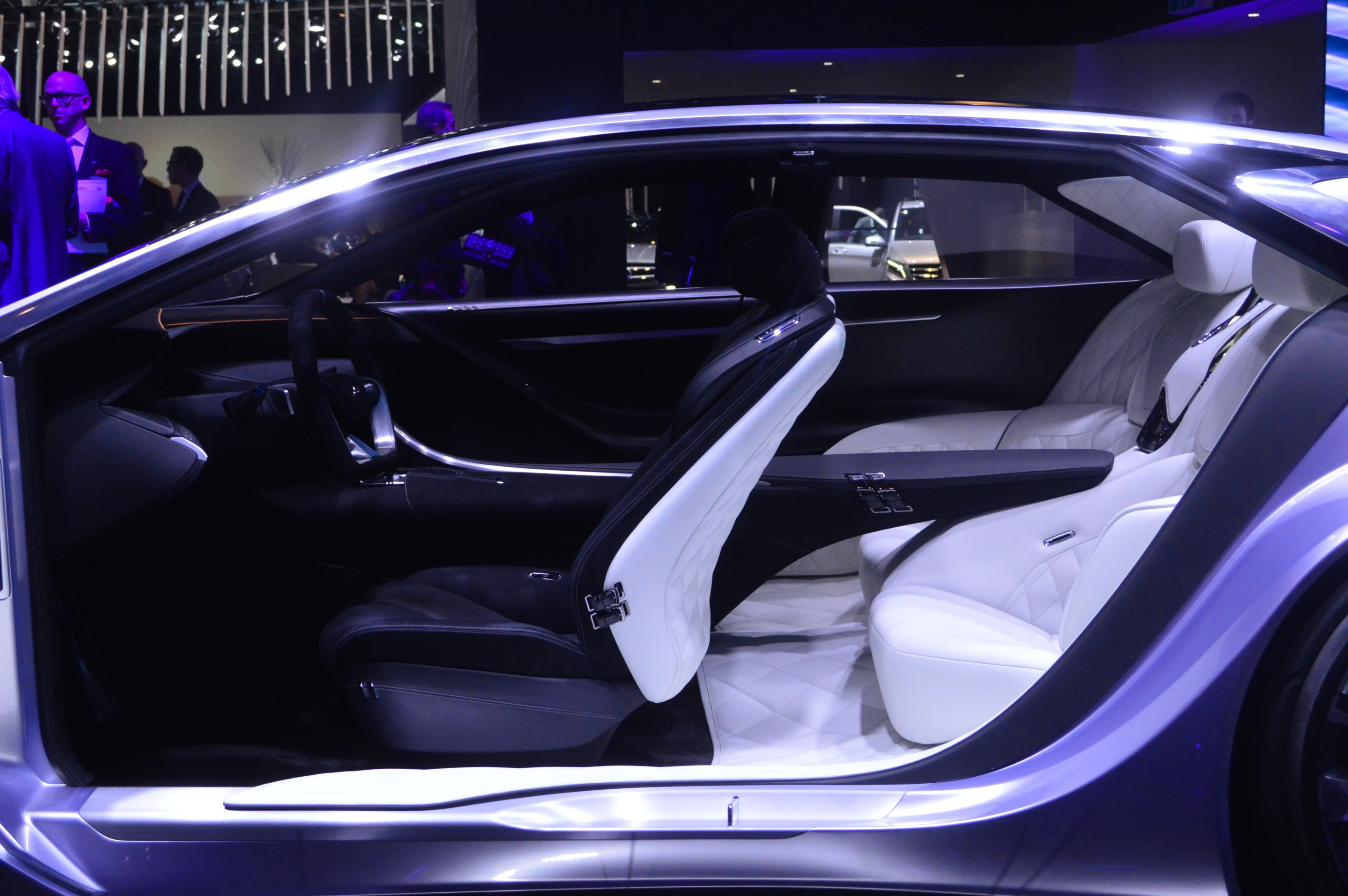 The interior uses quilted leather, Alcantara and metal trim (Photo: C.C. Weiss/Gizmag)