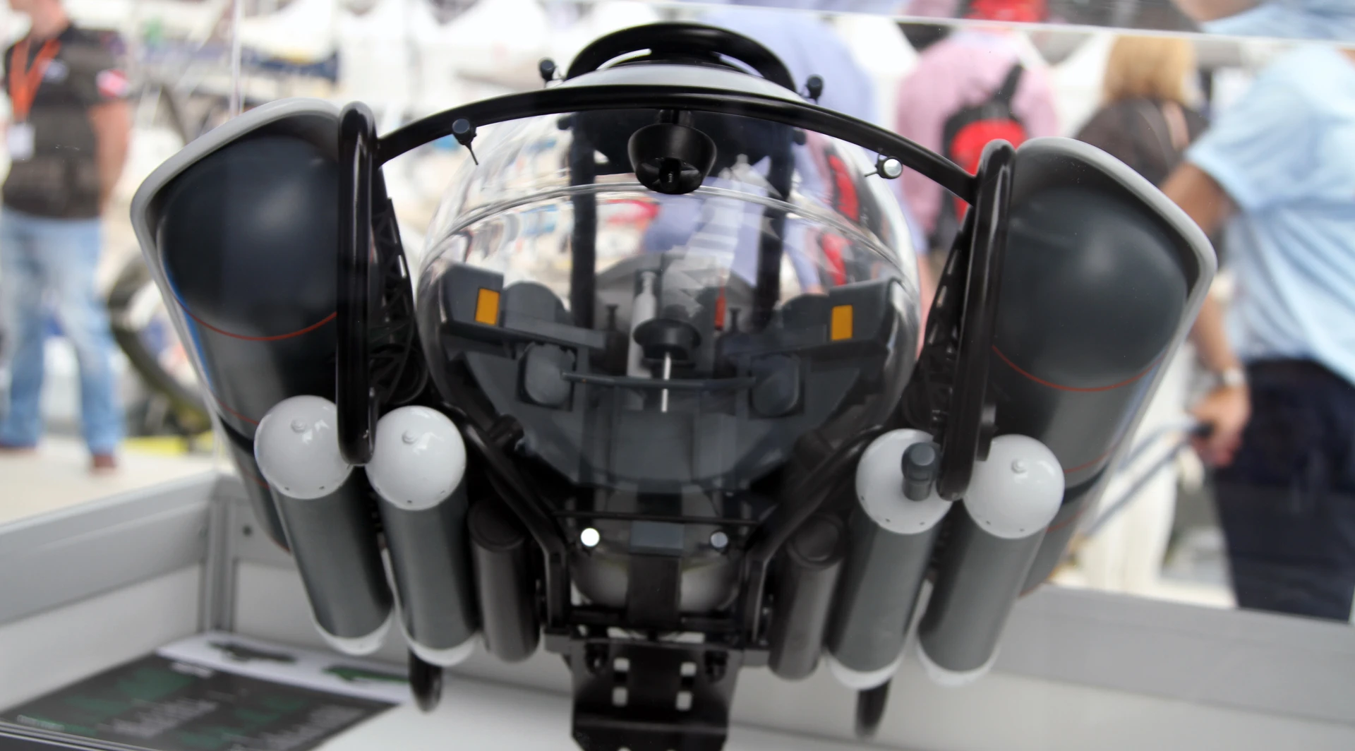 The controls of the C-Explorer 3, seen here attached to a pole, can be handed around to the passengers (Photo: Gizmag)