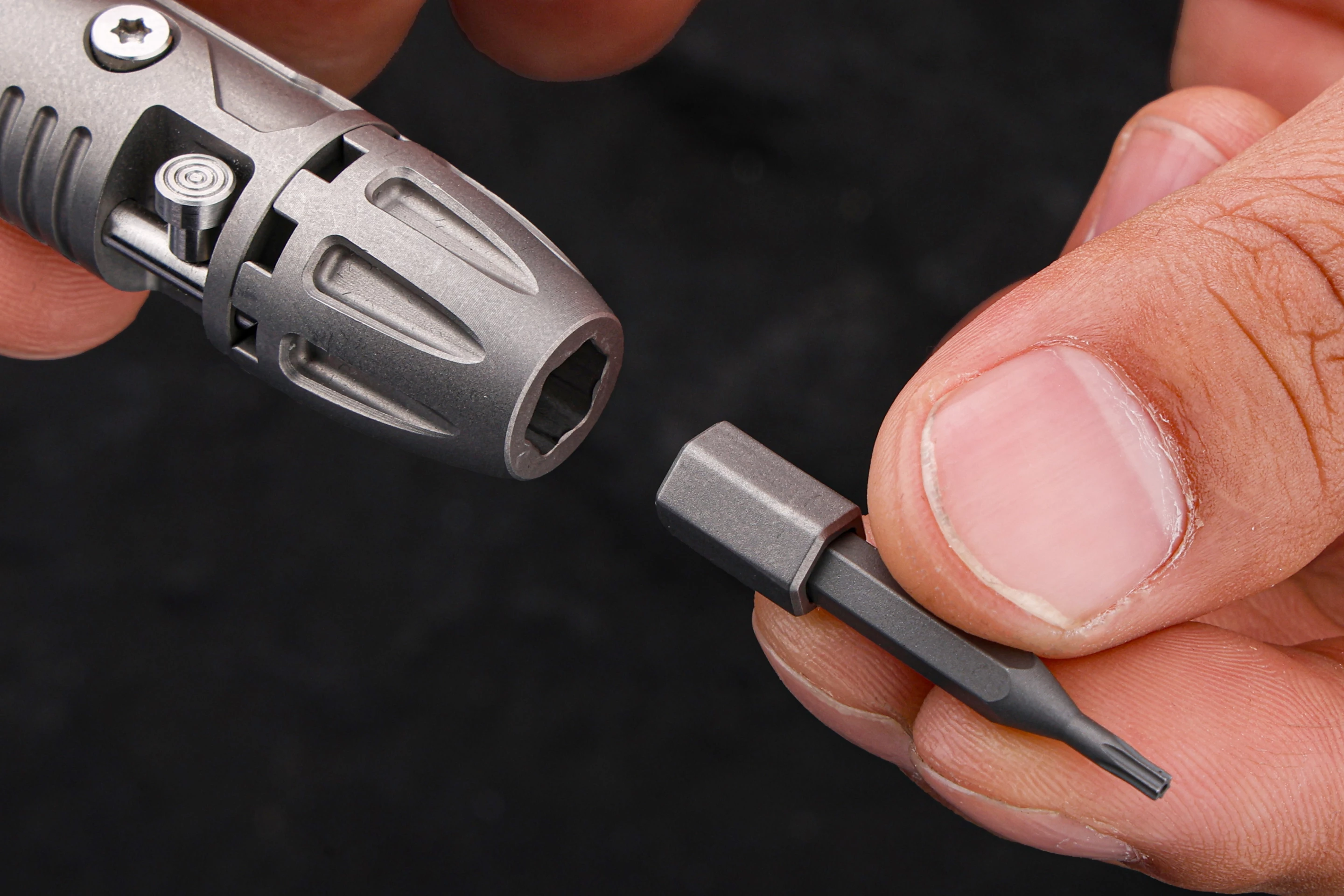 The Arcos Driver accepts standard 1/4-inch hex bits, the same universal system used by thousands of bits already in your drawer