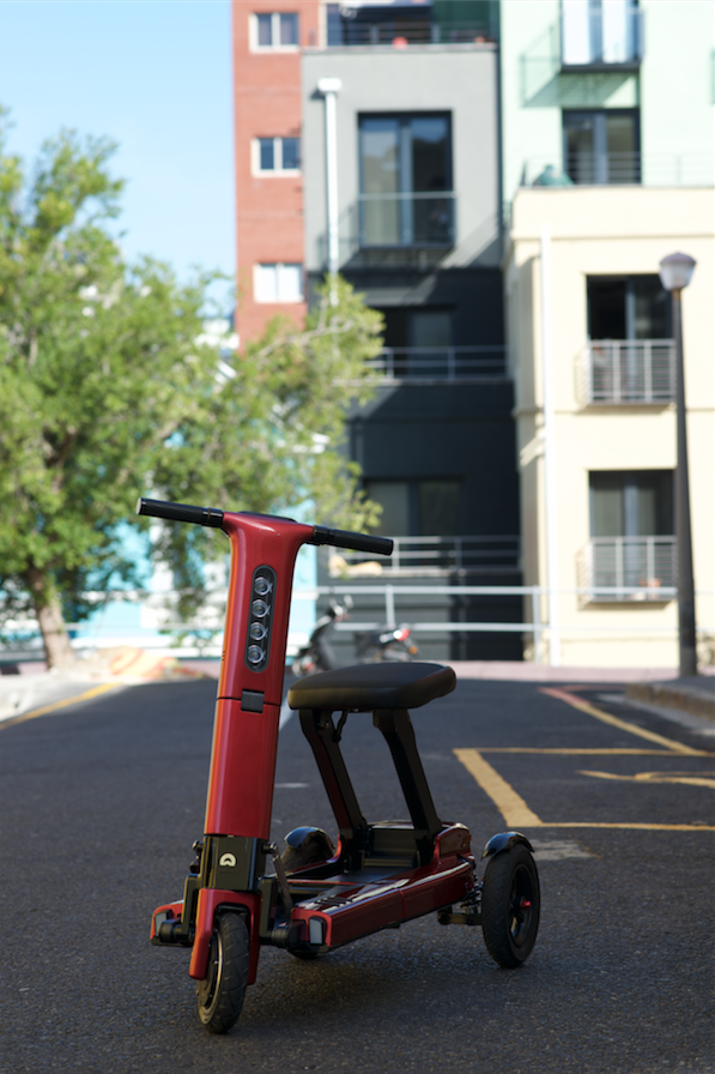 Relync folding, sitatop threewheel smart scooter eats up city miles
