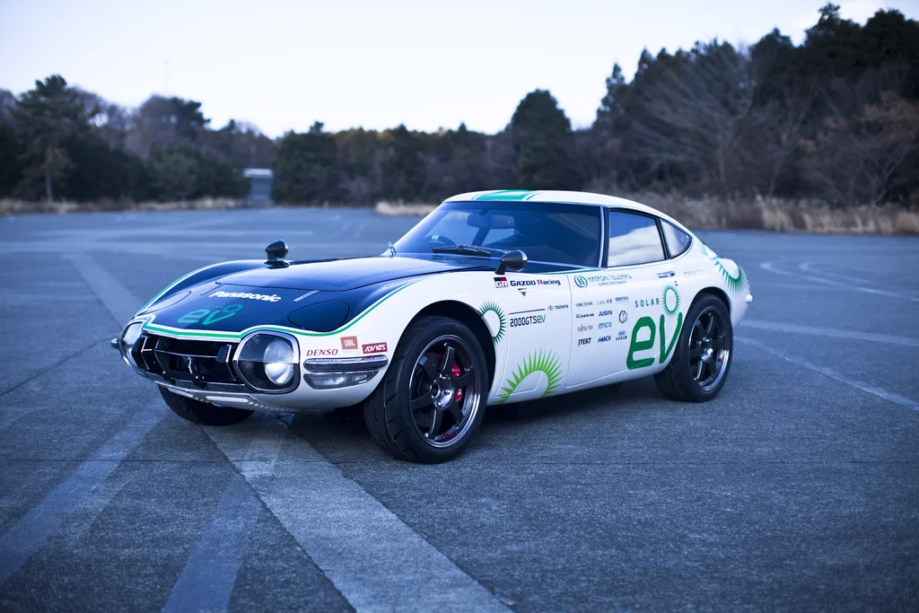The 2000GT SEV has a top speed of 200 km/h