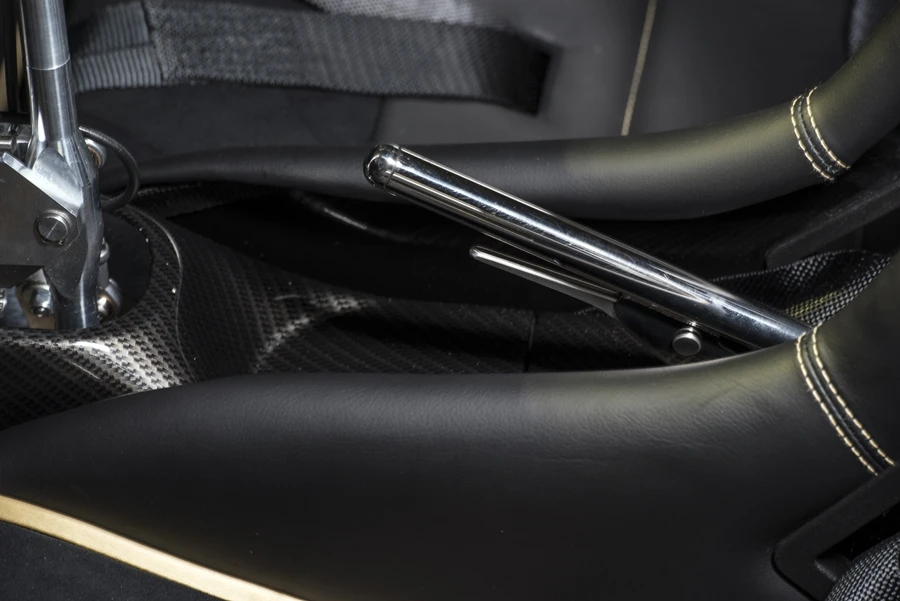 Carbon center console and new-style stainless steel handbrake lever