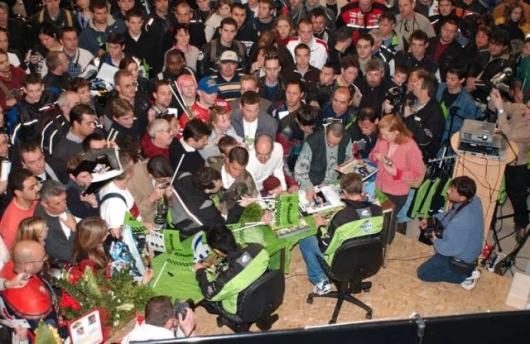 How popular is motorcycle racing in France - this was the opening of a new Kawasaki Le Mans dealership in the week before the event. Olivier Jacque and Shunya Nakano were on hand to sign autographs