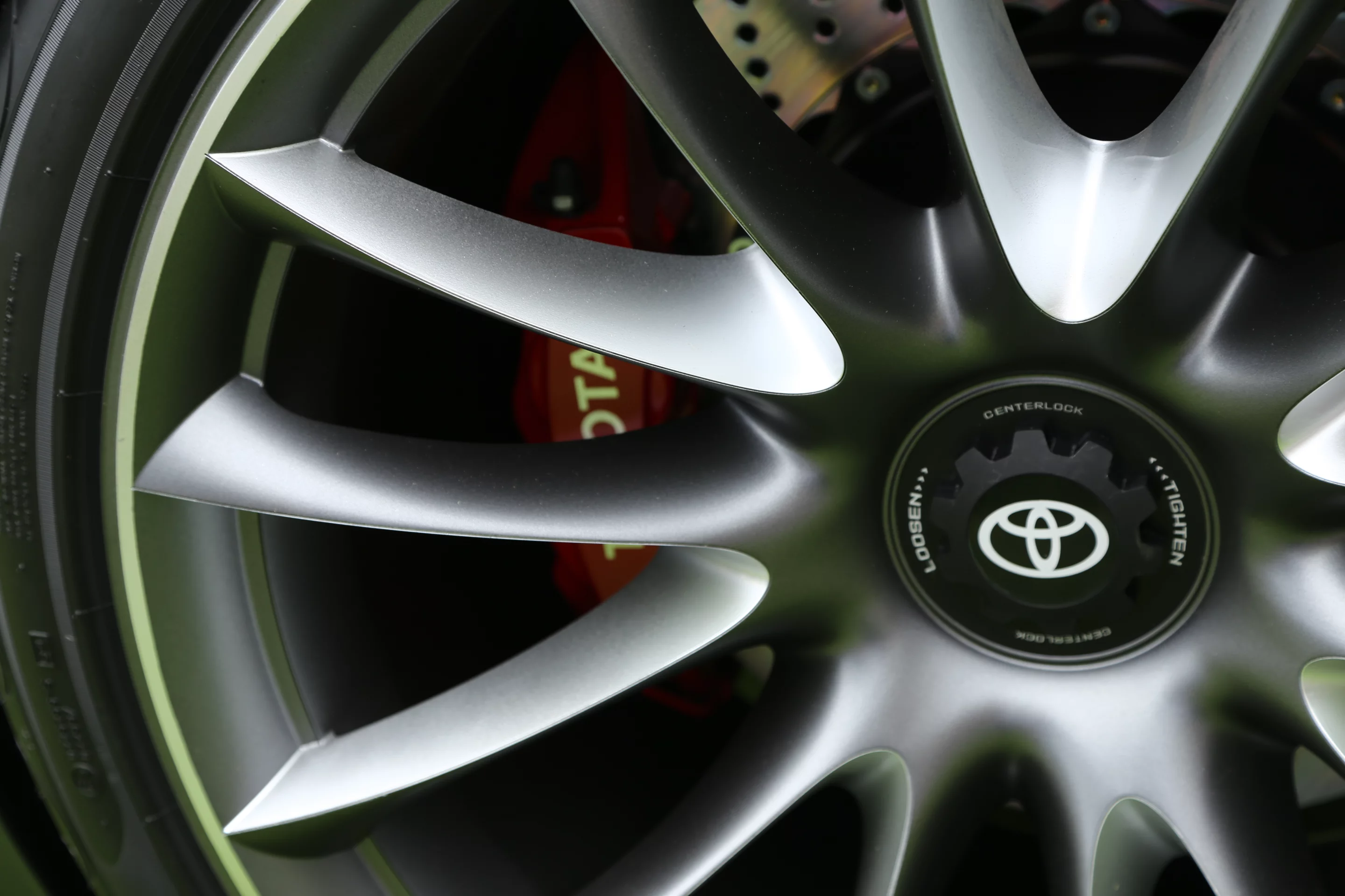 The Toyota FT-1 concept sports razor sharp turbine wheels (Photo: Angus MacKenzie/Gizmag.com)