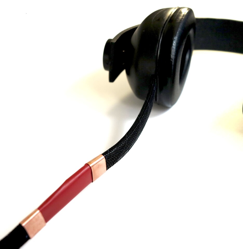 The AE design centers on nano-carbon graphene touch sensors that are printed directly onto the surface of the cable using graphene-based Vor-ink