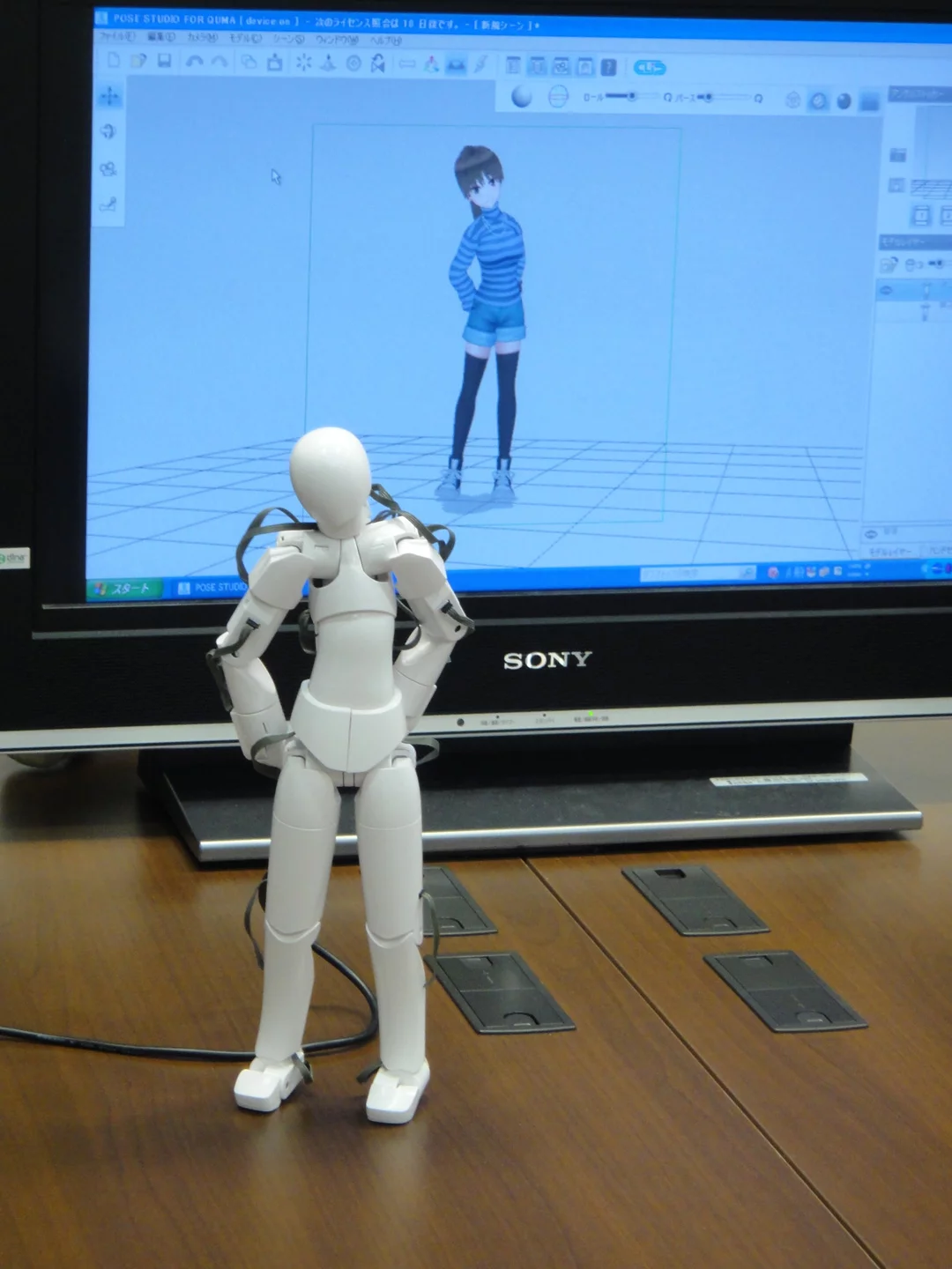 The Qumarion electronic marionette makes tricky poses simple (Photo: DigInfo)
