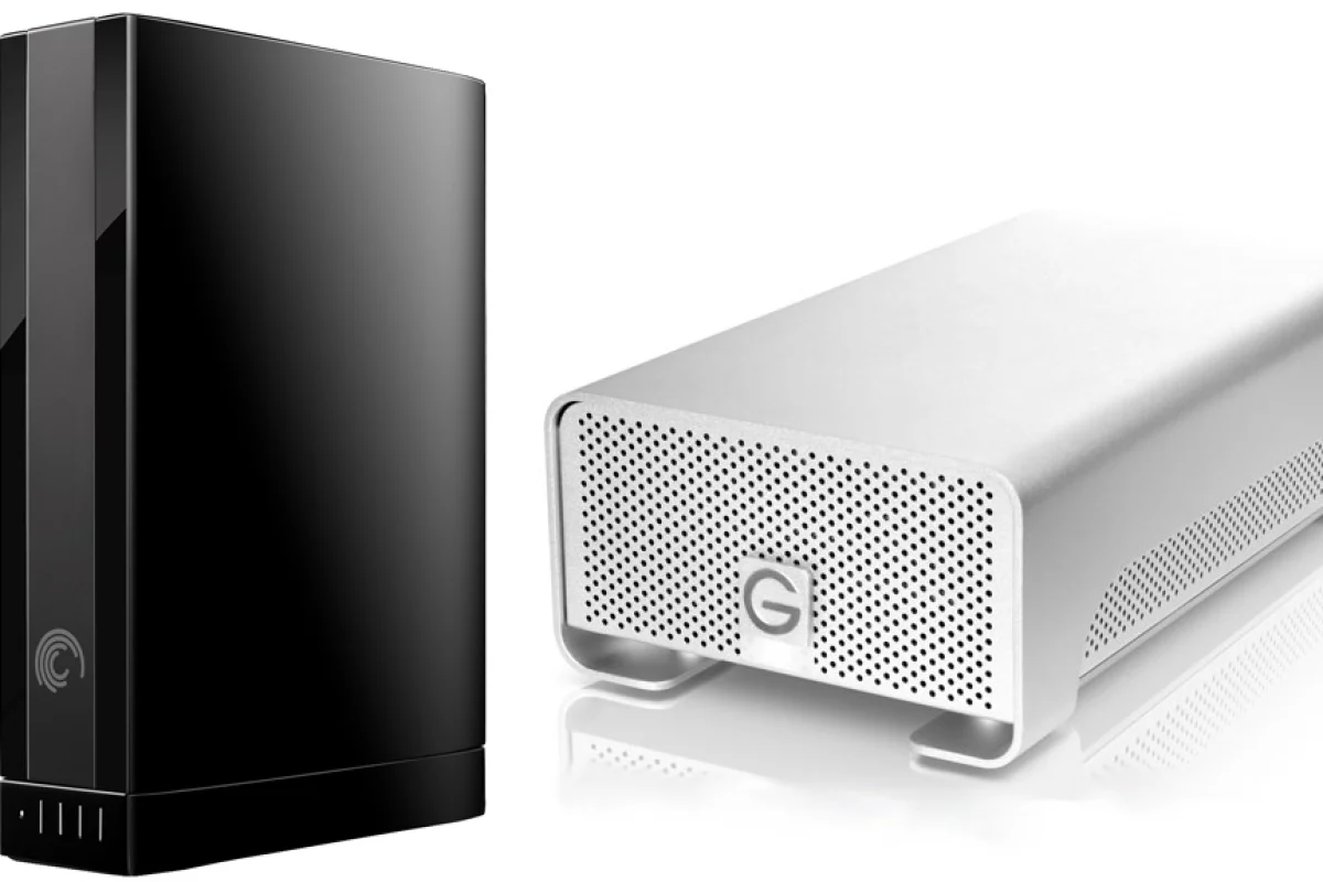 Seagate's 4TB GoFlex Desk Drive and Hitachi GST's 4TB-based G-RAID drive (not to relative scale)