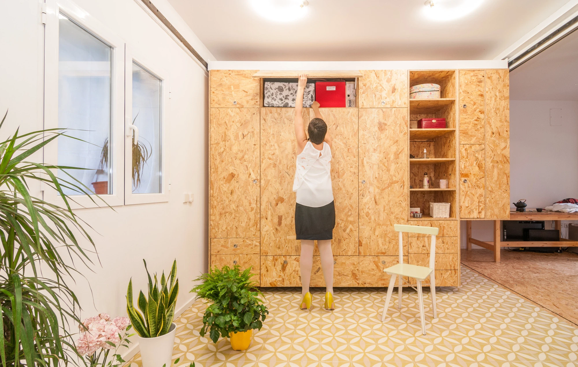 The villa features a total floorspace of 50 sq m (538 sq ft (Photo: Javier de Paz García)