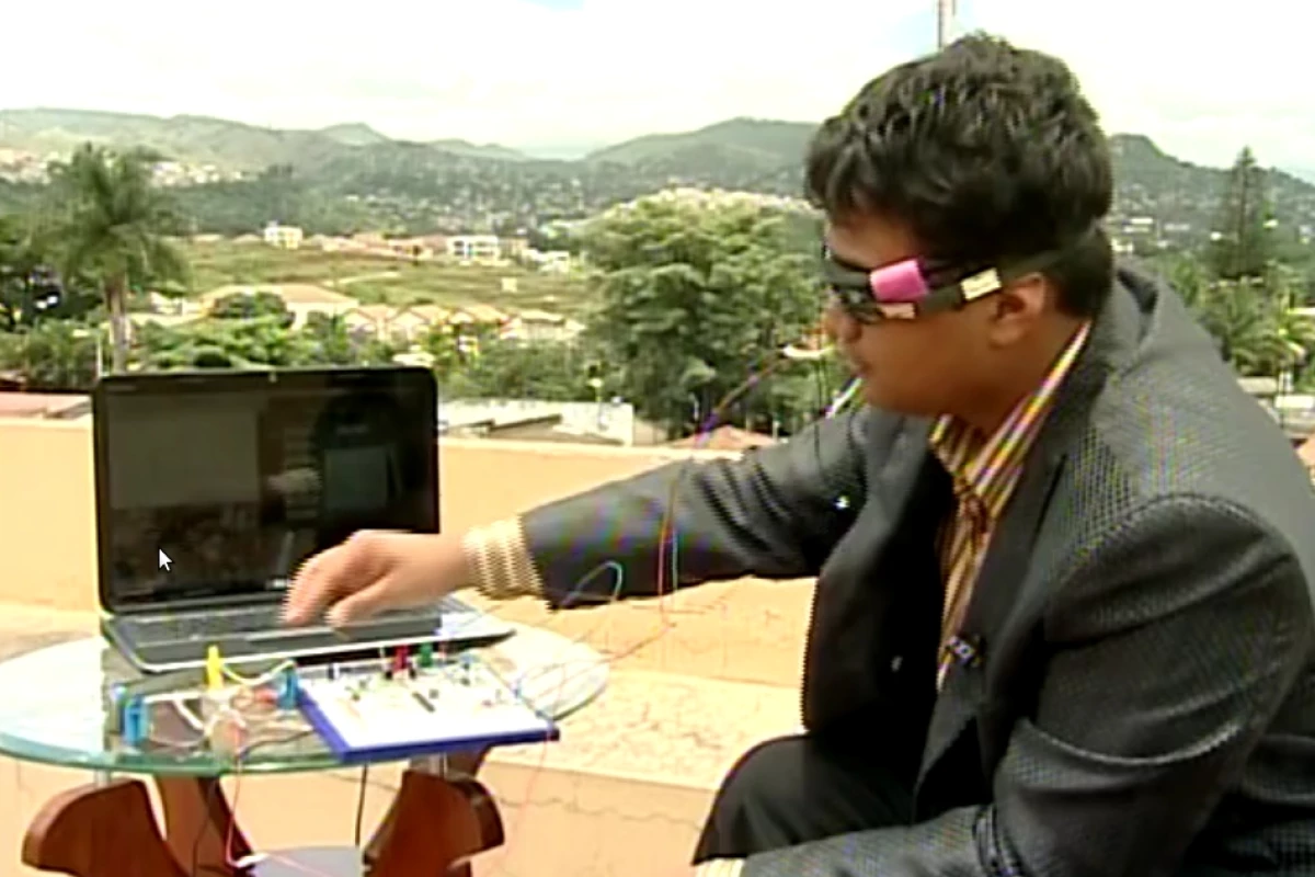 Luis Cruz's Eyeboard - an eye tracking computer interface for the disabled