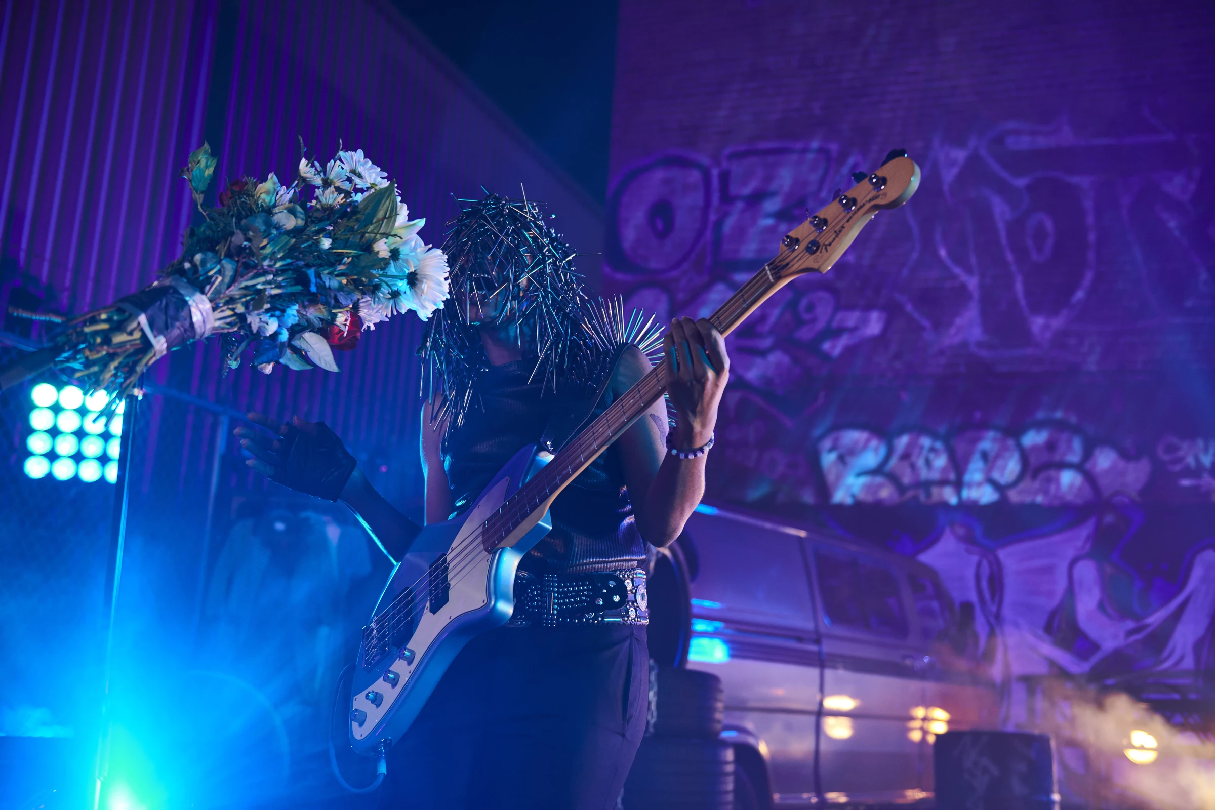 Teezo Touchdown has nails for hair, and a Meteora bass