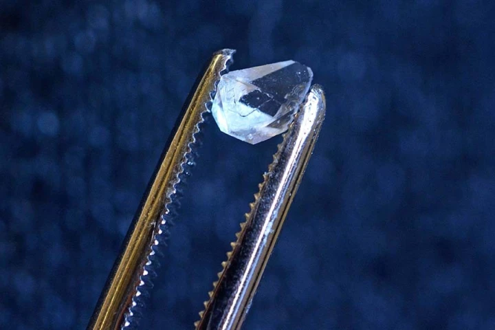A monoammonium phosphate crystal, where Yale researchers have now found the telltale tick of a time crystal