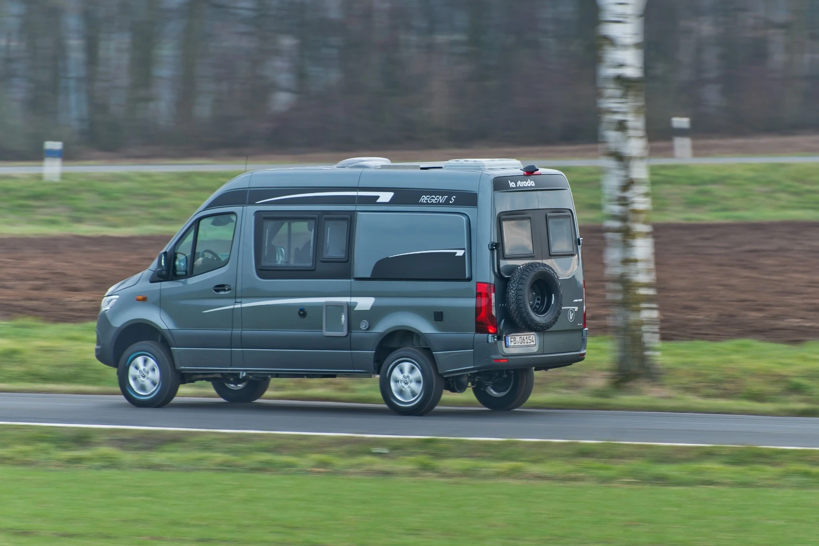 La Strada introduced the Regent S built on third-gen Sprinter last year and now shows the 4x4 version