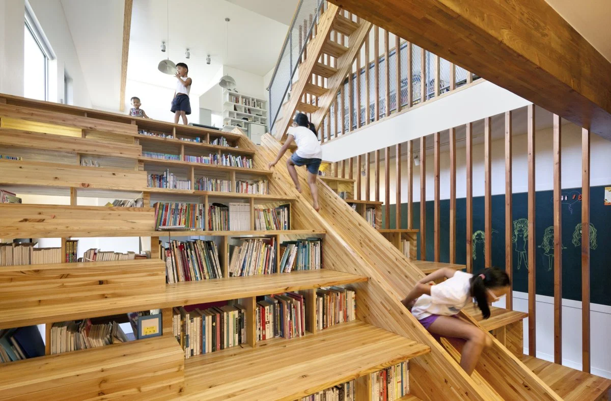 The staircase of Panorama House is large and multifunctional, going above and beyond its main function