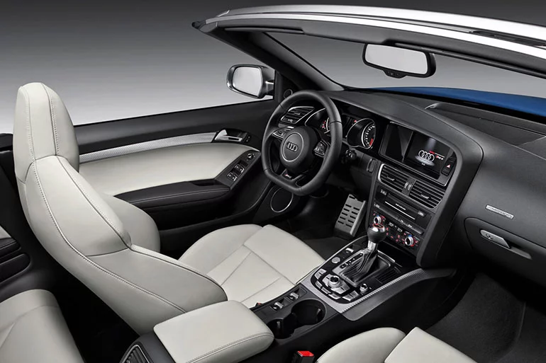 2013 Audi RS5 Cabriolet interior