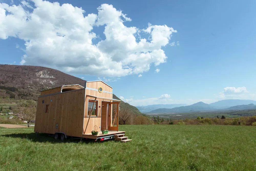 The La Tête dans les étoiles model shown is a display model and has been used by builder Optinid as bed and breakfast accommodation