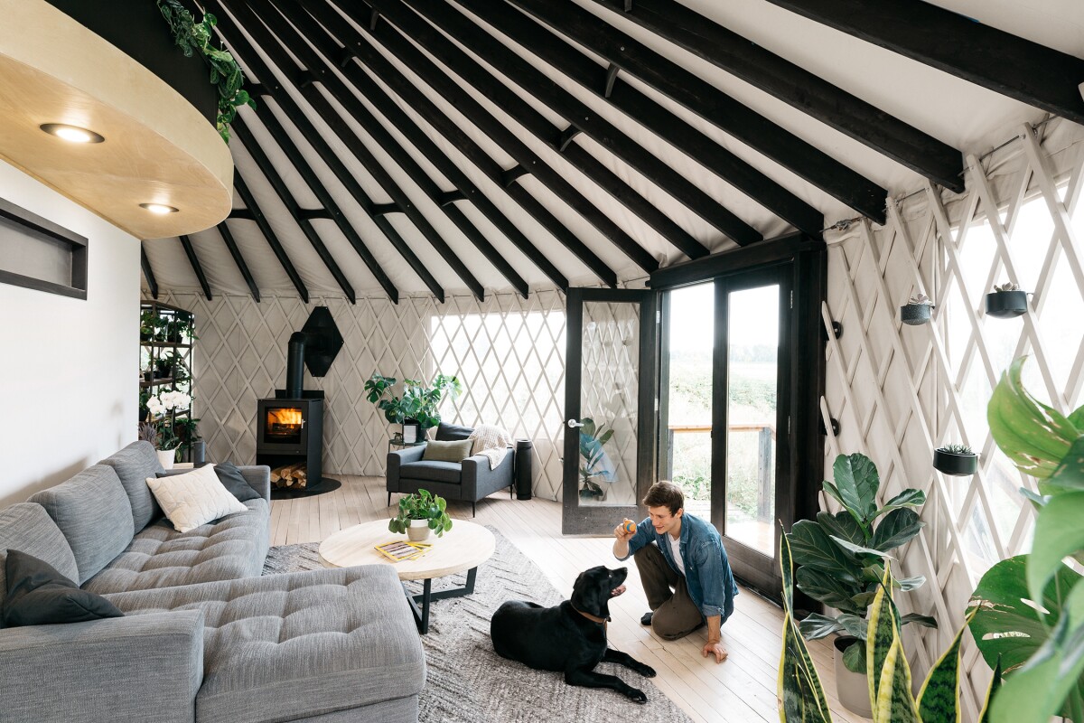 16 yurt interior