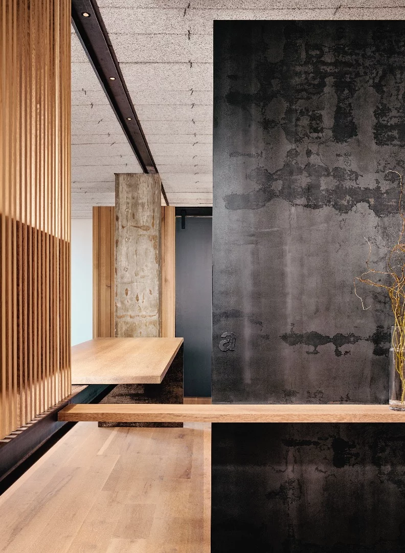 Alterstudio Architecture's Design Office sees the firm renovate the ground floor of the historic Cambridge Tower, a 15-story condo located between the University of Texas at Austin campus and the Texas State Capitol