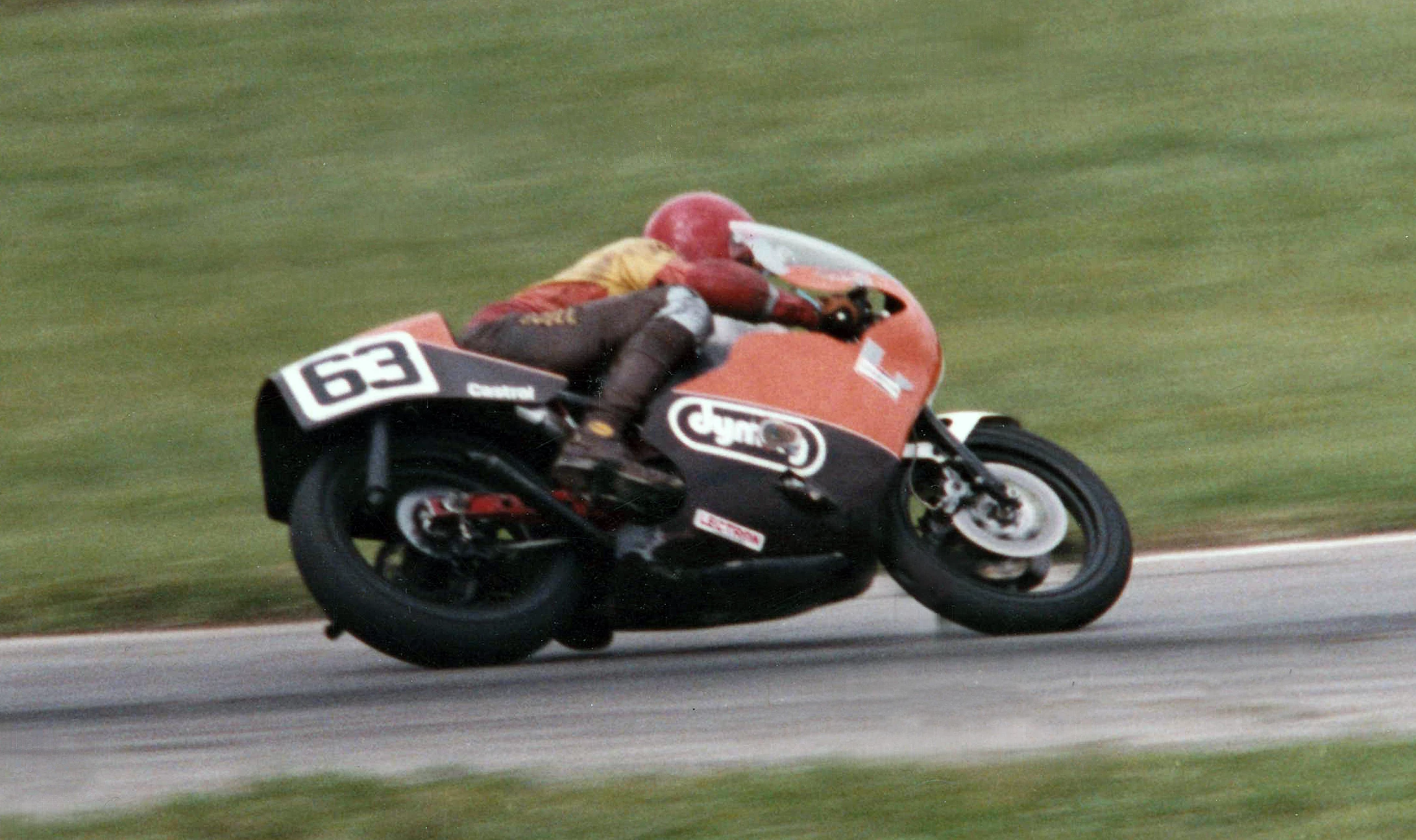 Erik Buell during his racing days on the Barton-Buell - engineers who have ridden at a competitive level offer a unique perspective to motorcycle design